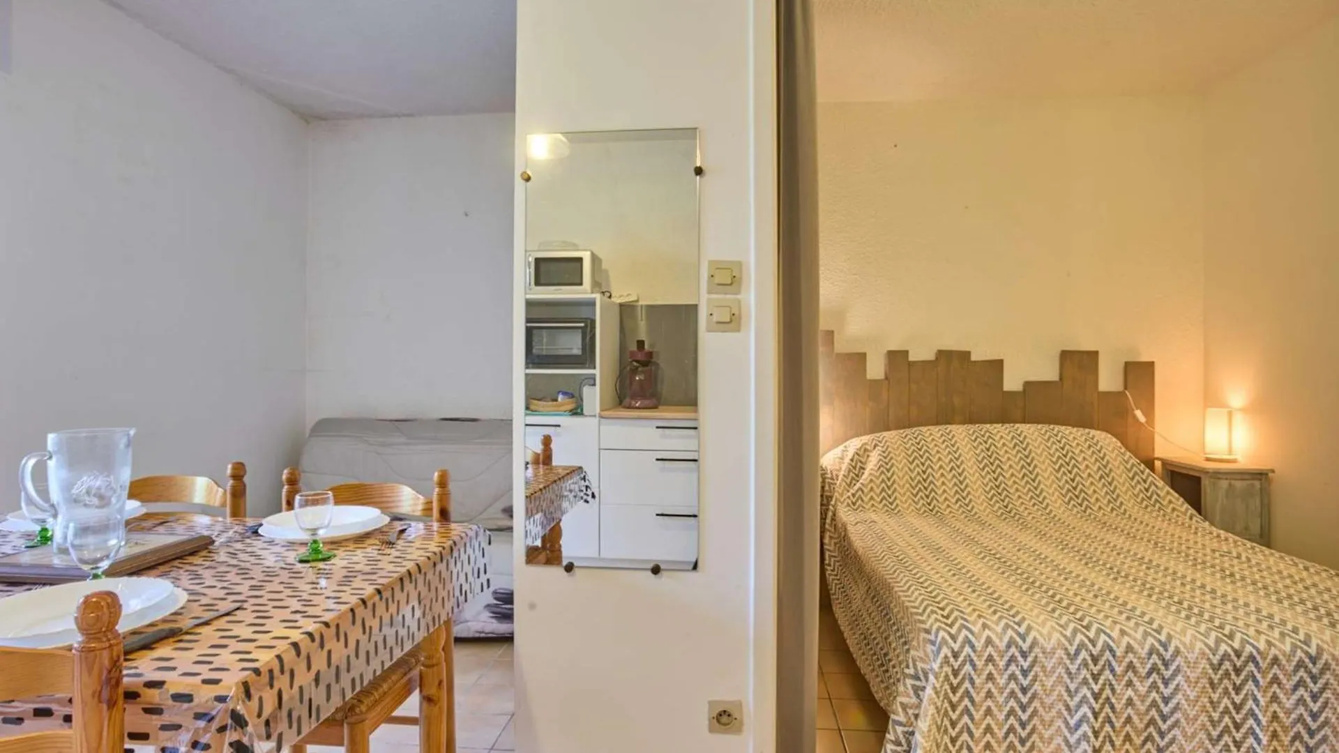 Apartmán T1 bis avec jardin privatif et WiFi, à Barbotan - FR-1-841-64 Cazaubon 0*, Barbotan-les-Thermes Francie