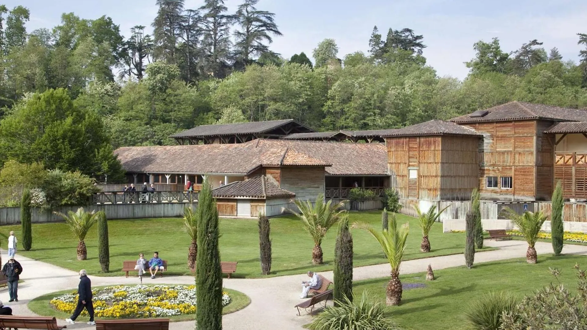 Apartmán T1 bis avec jardin privatif et WiFi, à Barbotan - FR-1-841-64 Cazaubon 0*, Barbotan-les-Thermes